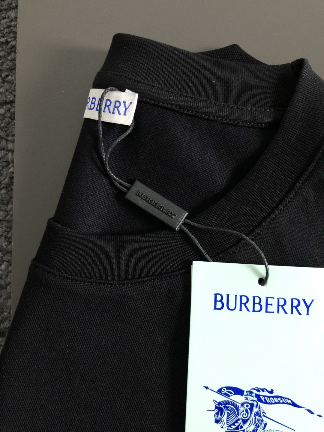 BBR*正码正拍M-xxxl2026春夏短袖，以拼图骑士logo为主调，巧妙融入印花logo元素，打破传