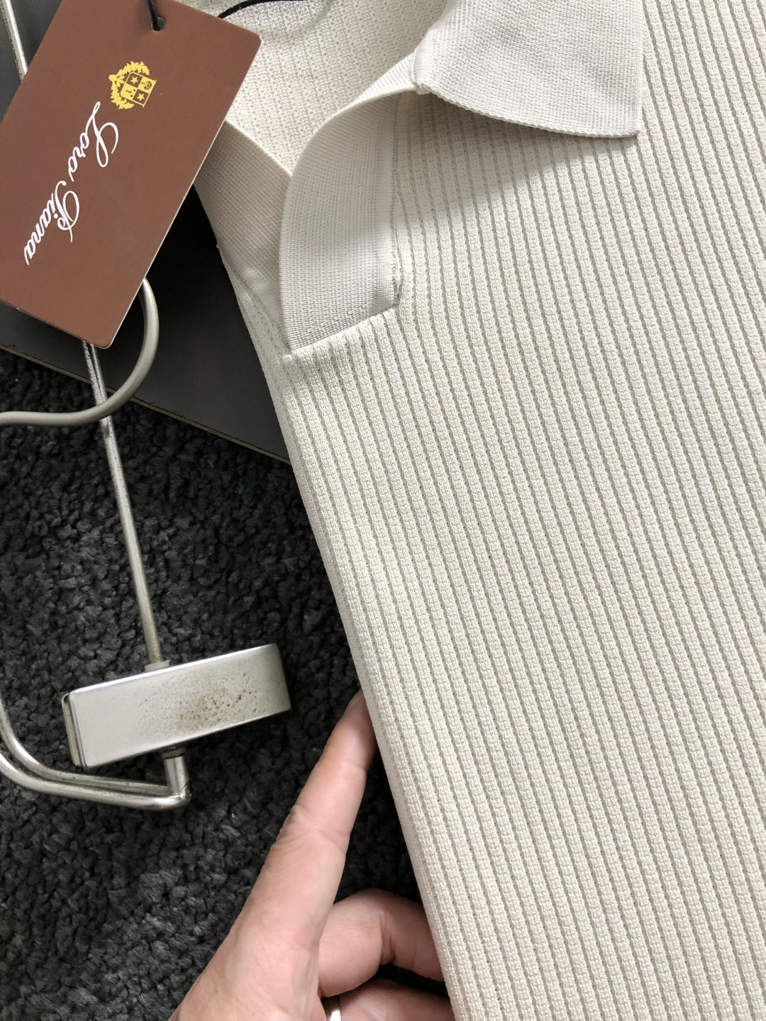 loro Piana*卡码拍小M-xxxl2026春夏短袖，以纯色百搭海鸥领主调，巧妙融入条纹面料元素，