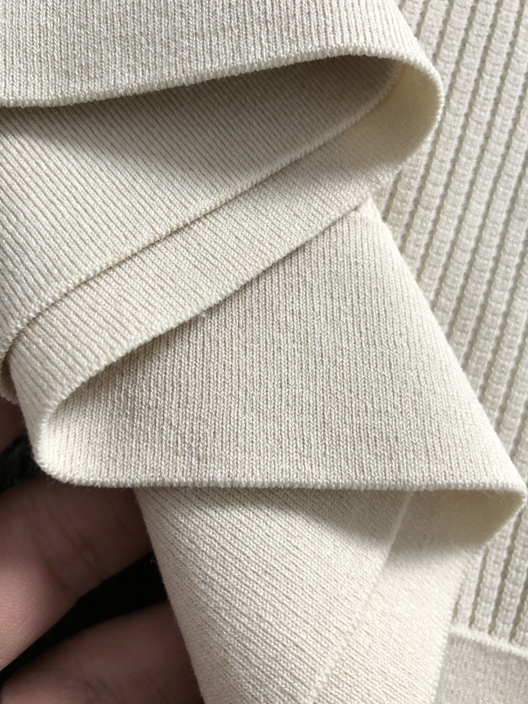 loro Piana*卡码拍小M-xxxl2026春夏短袖，以纯色百搭海鸥领主调，巧妙融入条纹面料元素，