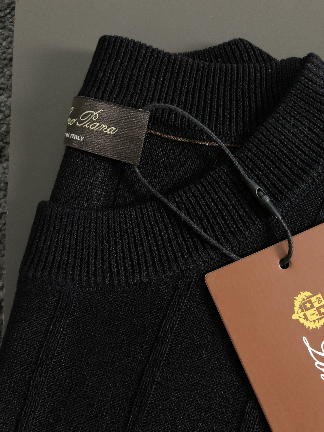 loro Piana*卡码拍大M-xxxl2026春夏醋酸亚麻短袖，以暗纹条纹纯色百搭为主调，巧妙融入老