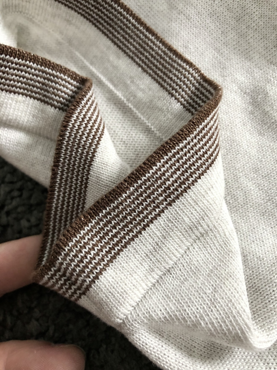 loro Piana*卡码拍大M-xxxxl2026春夏短袖，以燕麦色字母刺绣为主调，巧妙融入老钱元素，