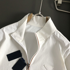 Prad*套装版型 m-xxl2026春夏短袖,以贴布三角标防晒套装为主调,巧妙融入纯色百搭面料元素,打 Prad*套装版型 m-xxl2026春夏短袖,以贴布三角标防晒套装为主调,巧妙融入纯色百搭面料元素,打