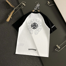 Ch*正码正拍S-Xl2026春夏短袖,以黑白撞色插肩袖十字梵文刺绣主调,巧妙融入专柜元素,打破传统短袖 Ch*正码正拍S-Xl2026春夏短袖,以黑白撞色插肩袖十字梵文刺绣主调,巧妙融入专柜元素,打破传统短袖