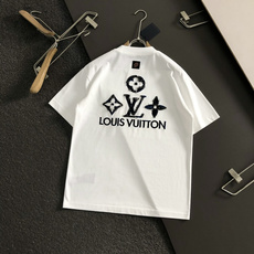 L牌*正码正拍S-Xl2026春夏短袖,以黑色牛仔贴布绣为主调,巧妙融入专柜元素,打破传统短袖的单调感, L牌*正码正拍S-Xl2026春夏短袖,以黑色牛仔贴布绣为主调,巧妙融入专柜元素,打破传统短袖的单调感,