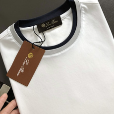 Loro Piana*正码正拍 m-xxl2026春夏短袖,以双层领口撞色为主调,巧妙融入专柜元素,打破 Loro Piana*正码正拍 m-xxl2026春夏短袖,以双层领口撞色为主调,巧妙融入专柜元素,打破