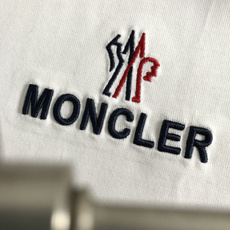 mon*卡码拍小M-xxxl2026春夏短袖,以立体刺绣为主调,巧妙融入织带拼接袖标元素,打破传统短袖的 mon*卡码拍小M-xxxl2026春夏短袖,以立体刺绣为主调,巧妙融入织带拼接袖标元素,打破传统短袖的