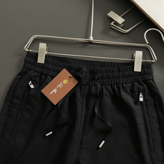 Loro Piana*合身版型29-362026春夏亚麻休闲裤,以黑咖经典配色简约为主调,巧妙融入专柜五 Loro Piana*合身版型29-362026春夏亚麻休闲裤,以黑咖经典配色简约为主调,巧妙融入专柜五