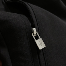Loro Piana*合身版型29-362026春夏亚麻休闲裤,以黑咖经典配色简约为主调,巧妙融入专柜五 Loro Piana*合身版型29-362026春夏亚麻休闲裤,以黑咖经典配色简约为主调,巧妙融入专柜五