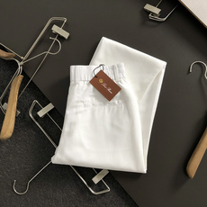 Loro Piana*合身版型29-362026春夏亚麻休闲裤,以经典纯色简约为主调,巧妙融入专柜五金辅 Loro Piana*合身版型29-362026春夏亚麻休闲裤,以经典纯色简约为主调,巧妙融入专柜五金辅