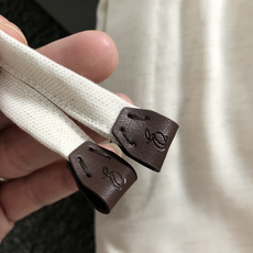 Loro Piana*合身版型S-xxl2026春夏天丝亚麻休闲裤,以经典简约黑咖撞色为主调,巧妙融入专 Loro Piana*合身版型S-xxl2026春夏天丝亚麻休闲裤,以经典简约黑咖撞色为主调,巧妙融入专