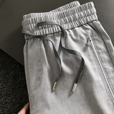 Loro Piana*合身版型29-362026春夏亚麻休闲裤,以灰色经典配色简约为主调,巧妙融入专柜五 Loro Piana*合身版型29-362026春夏亚麻休闲裤,以灰色经典配色简约为主调,巧妙融入专柜五