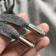 Loro Piana*合身版型29-362026春夏亚麻休闲裤,以灰色经典配色简约为主调,巧妙融入专柜五 Loro Piana*合身版型29-362026春夏亚麻休闲裤,以灰色经典配色简约为主调,巧妙融入专柜五