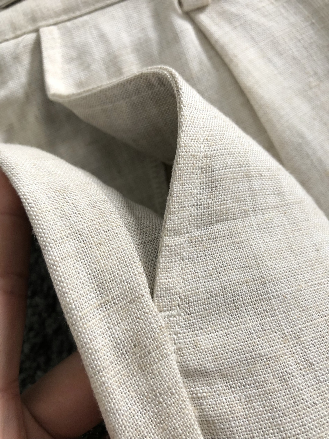 Loro Piana*合身版型29-362026春夏亚麻休闲裤，以燕麦片经典配色简约为主调，巧妙融入专柜
