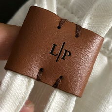 Loro Piana*合身版型S-xxl2026春夏百分百天丝亚麻休闲短裤,以经典简约皮标融合为主调,巧 Loro Piana*合身版型S-xxl2026春夏百分百天丝亚麻休闲短裤,以经典简约皮标融合为主调,巧