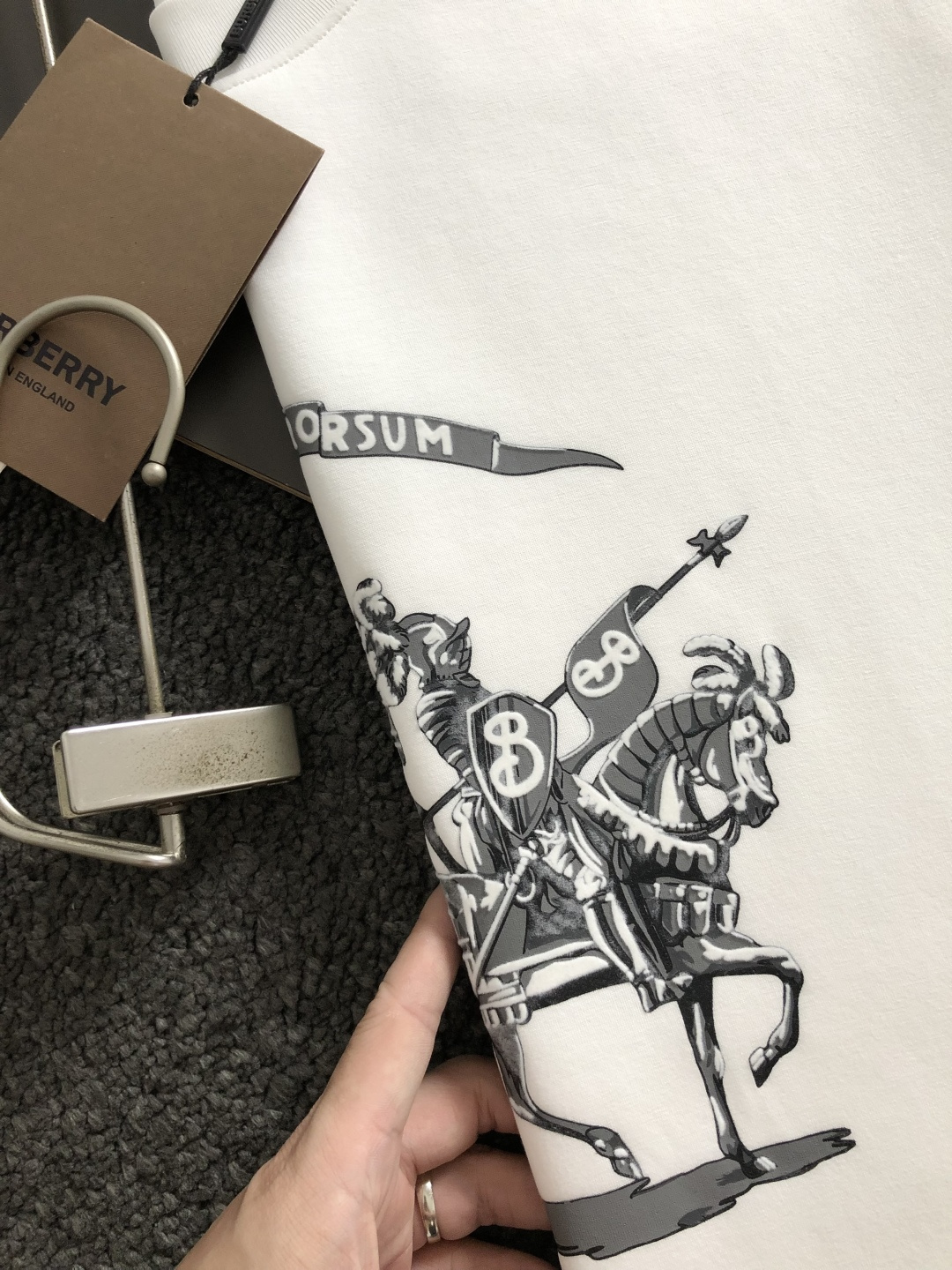BBR*尺码M-xxxl 属性 2026秋冬卫衣短袖 成分 56%棉。24%莫代尔。13.3%涤纶。 6.7%氨纶 工艺