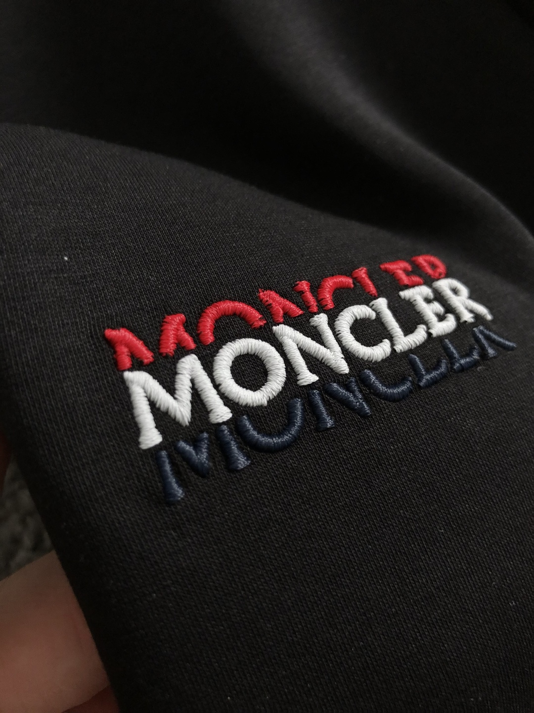 Mon*尺码M-xxxl 属性 2026秋冬卫衣短袖 成分 56%棉。24%莫代尔。13.3%涤纶。 6.7%氨纶 工艺
