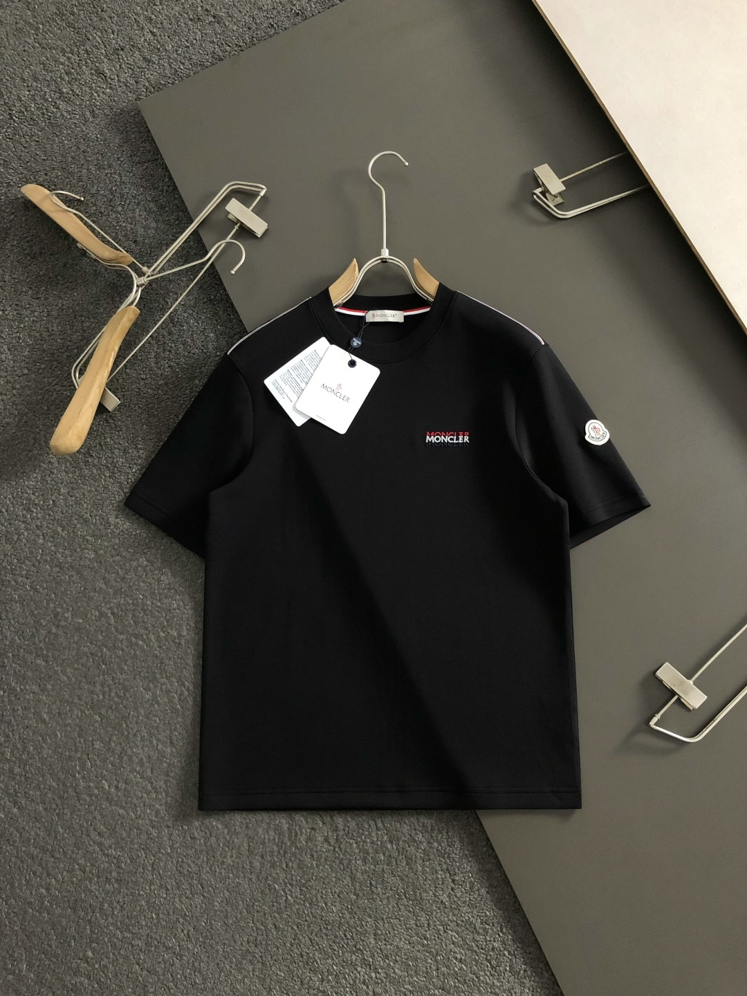 Mon*尺码M-xxxl 属性 2026秋冬卫衣短袖 成分 56%棉。24%莫代尔。13.3%涤纶。 6.7%氨纶 工艺