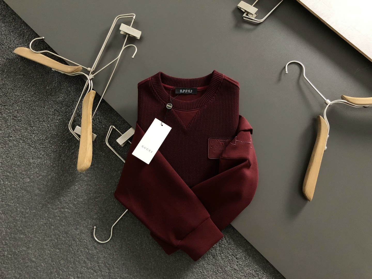 GUCC*尺码M-xxxl 属性 2026秋冬卫衣长袖 成分 A料 60.6%涤纶   16.9再生纤维素纤维。16.9