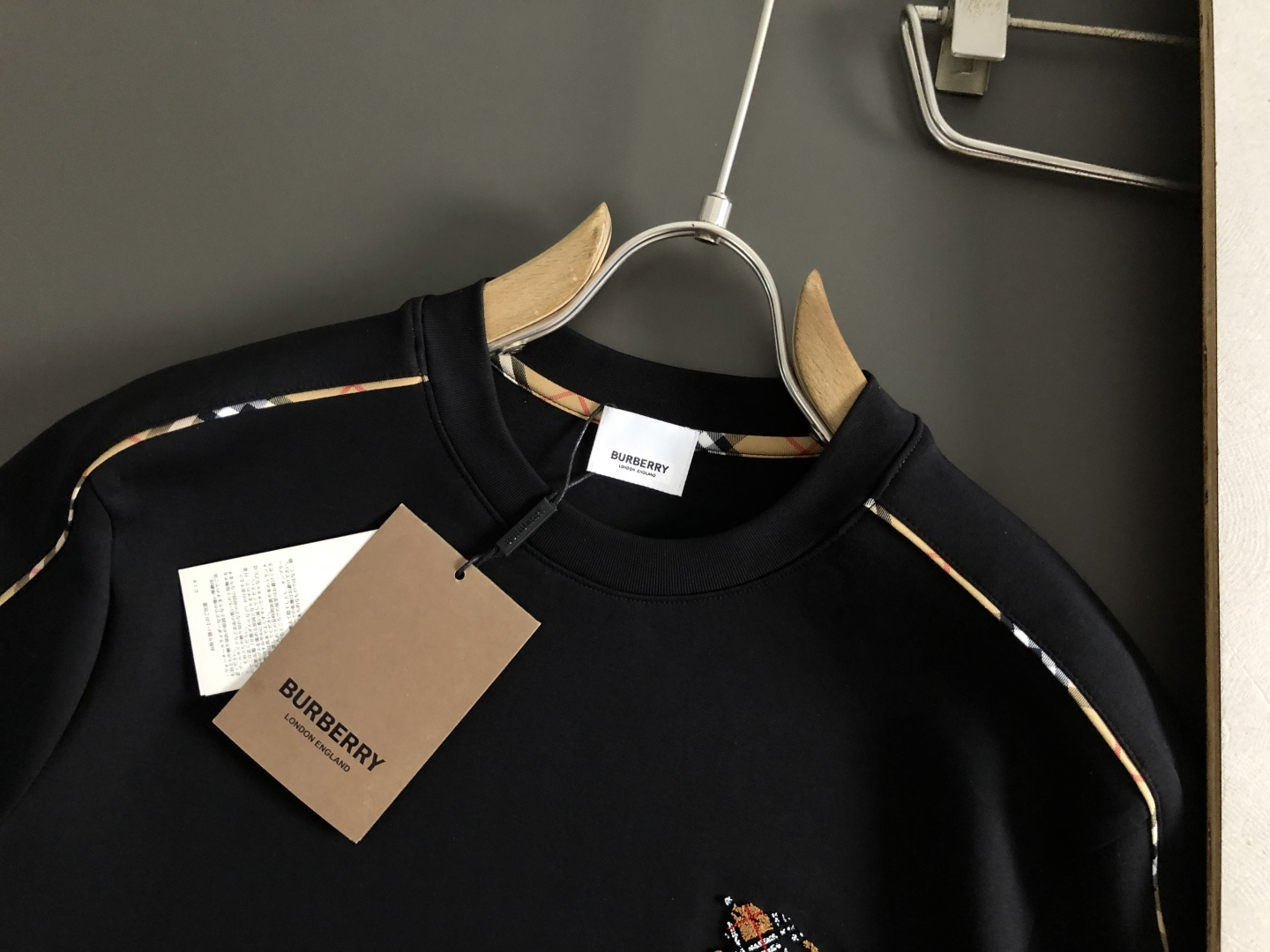 BBR*尺码M-xxxl 属性 2026秋冬卫衣短袖 成分 56%棉。24%莫代尔。13.3%涤纶。 6.7%氨纶 工艺 BBR*尺码M-xxxl 属性 2026秋冬卫衣短袖 成分 56%棉。24%莫代尔。13.3%涤纶。 6.7%氨纶 工艺