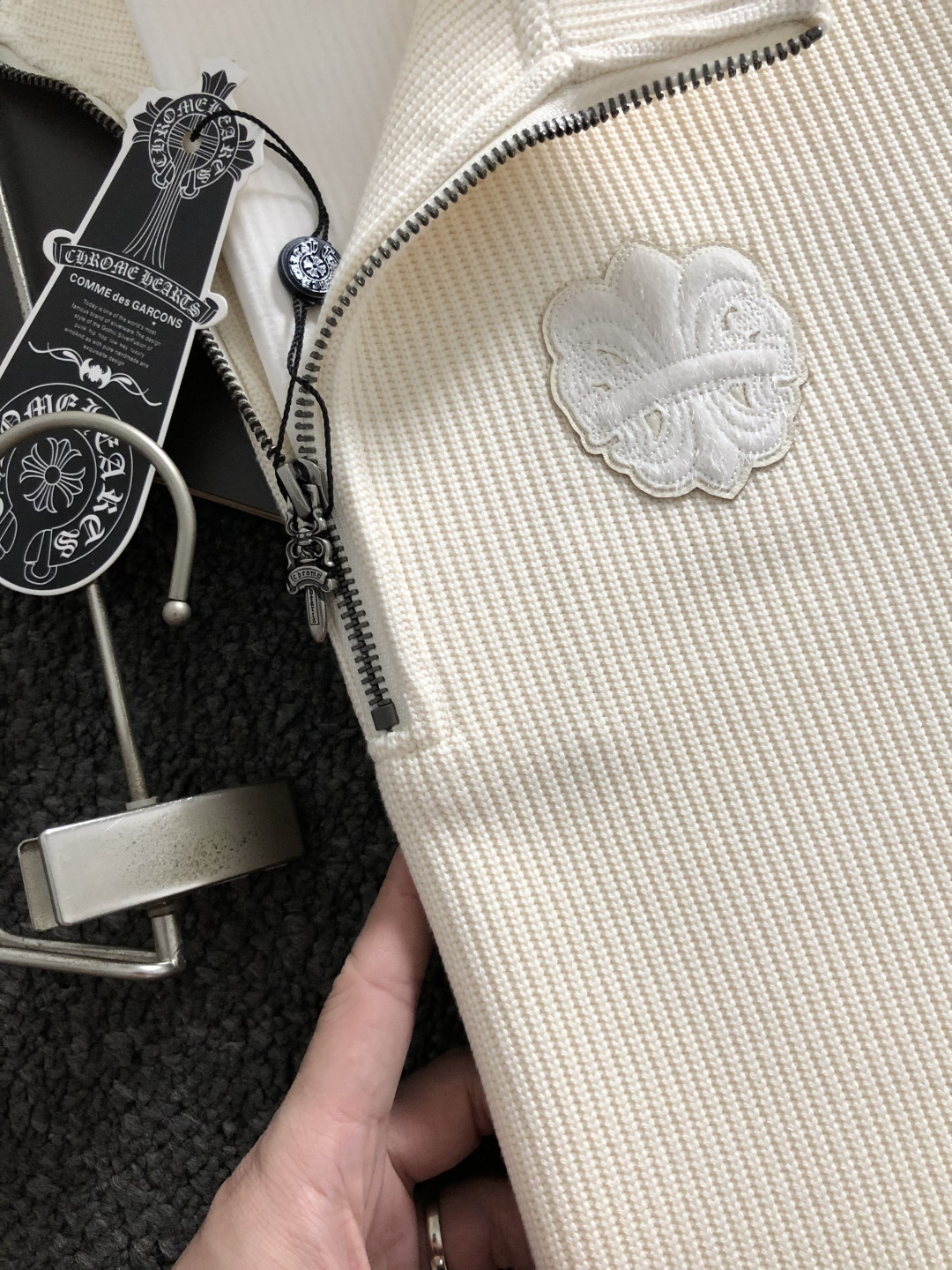 Ch**尺码M-xxxl 属性 2026秋冬卫衣长袖 成分 A料 60.6%涤纶 16.9再生纤维素纤维。16.9% Ch**尺码M-xxxl 属性 2026秋冬卫衣长袖 成分 A料 60.6%涤纶 16.9再生纤维素纤维。16.9%