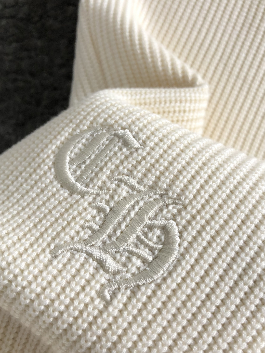Ch**尺码M-xxxl 属性 2026秋冬卫衣长袖 成分 A料 60.6%涤纶 16.9再生纤维素纤维。16.9% Ch**尺码M-xxxl 属性 2026秋冬卫衣长袖 成分 A料 60.6%涤纶 16.9再生纤维素纤维。16.9%