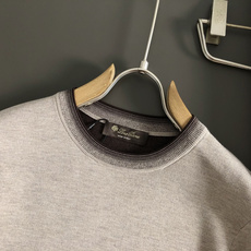 Loro piana*尺码M-xxxl 属性 2026秋冬羊毛衫 成分 羊毛衫 工艺 以领口渐变纯色百搭经典款袖口撞色提 Loro piana*尺码M-xxxl 属性 2026秋冬羊毛衫 成分 羊毛衫 工艺 以领口渐变纯色百搭经典款袖口撞色提