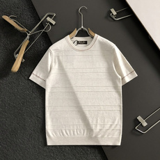 Loro piana*尺码M-xxxl 属性 2026秋冬羊毛衫 成分 羊毛衫 工艺 以老钱风条纹针法打造领口咖色线条点 Loro piana*尺码M-xxxl 属性 2026秋冬羊毛衫 成分 羊毛衫 工艺 以老钱风条纹针法打造领口咖色线条点