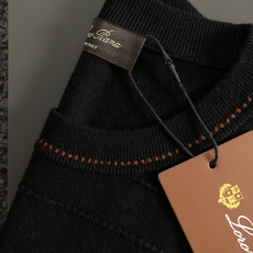 Loro piana*尺码M-xxxl 属性 2026秋冬羊毛衫 成分 羊毛衫 工艺 以老钱风条纹针法打造领口咖色线条点 Loro piana*尺码M-xxxl 属性 2026秋冬羊毛衫 成分 羊毛衫 工艺 以老钱风条纹针法打造领口咖色线条点