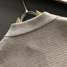 Loro piana*尺码M-xxxl 属性 2026秋冬羊毛衫 成分 羊毛衫 工艺 以老钱风剪刀领撞色翻领针为视觉主调 Loro piana*尺码M-xxxl 属性 2026秋冬羊毛衫 成分 羊毛衫 工艺 以老钱风剪刀领撞色翻领针为视觉主调