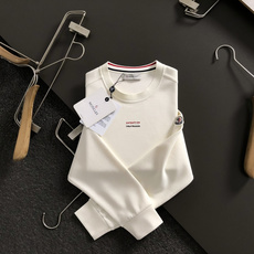 Mon*尺码M-xxxl 属性 2026秋冬卫衣 成分 工艺 以胸前立体3色排列字母刺绣,双肩织带拼接肩部绣羊毛标为视 Mon*尺码M-xxxl 属性 2026秋冬卫衣 成分 工艺 以胸前立体3色排列字母刺绣,双肩织带拼接肩部绣羊毛标为视