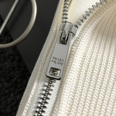 PRAD*尺码M-xxxl 属性 2026秋冬卫衣长袖 成分 A料 60.6%涤纶 16.9再生纤维素纤维。16.9 PRAD*尺码M-xxxl 属性 2026秋冬卫衣长袖 成分 A料 60.6%涤纶 16.9再生纤维素纤维。16.9