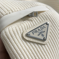 PRAD*尺码M-xxxl 属性 2026秋冬卫衣长袖 成分 A料 60.6%涤纶 16.9再生纤维素纤维。16.9 PRAD*尺码M-xxxl 属性 2026秋冬卫衣长袖 成分 A料 60.6%涤纶 16.9再生纤维素纤维。16.9