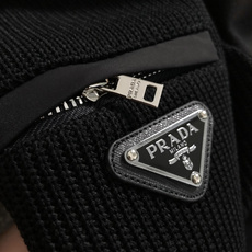 PRAD*尺码M-xxxl 属性 2026秋冬卫衣长袖 成分 A料 60.6%涤纶 16.9再生纤维素纤维。16.9 PRAD*尺码M-xxxl 属性 2026秋冬卫衣长袖 成分 A料 60.6%涤纶 16.9再生纤维素纤维。16.9