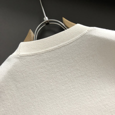 Hms*尺码M-xxxxl 属性 2026秋冬针织衫 成分 针织品 工艺 以胸前H字母提花骏马图腾为视觉为主调,修身版型 Hms*尺码M-xxxxl 属性 2026秋冬针织衫 成分 针织品 工艺 以胸前H字母提花骏马图腾为视觉为主调,修身版型