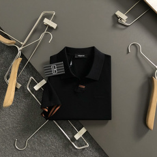 Zeg*尺码M-xxxl 属性 2026秋冬针织衫 成分 针织品 工艺 以海鸥领搭配经典撞色公路标为视觉为主调,袖口黑咖 Zeg*尺码M-xxxl 属性 2026秋冬针织衫 成分 针织品 工艺 以海鸥领搭配经典撞色公路标为视觉为主调,袖口黑咖