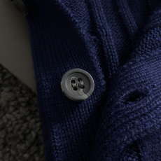 Polo*尺码S-XXl 属性 2026秋冬羊毛衫 成分 羊毛衫 工艺 以纯色绞花设计骑士刺绣翻领边缘撞色为视觉主调,休 Polo*尺码S-XXl 属性 2026秋冬羊毛衫 成分 羊毛衫 工艺 以纯色绞花设计骑士刺绣翻领边缘撞色为视觉主调,休