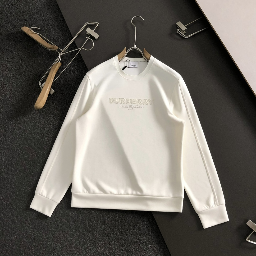 BBR*尺码M-xxxl 属性 2026秋冬针织衫 成分 羊绒混纺 工艺 以纯色百搭多工艺字母logo融合为风格为视觉主 BBR*尺码M-xxxl 属性 2026秋冬针织衫 成分 羊绒混纺 工艺 以纯色百搭多工艺字母logo融合为风格为视觉主