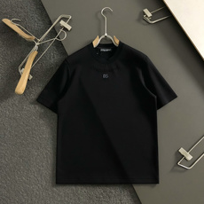 D&G*尺码M-xxxl 属性 2026秋冬卫衣短袖 成分 工艺 以领口字母压花融合多字母嵌入工艺融合为视觉主调,立体 D&G*尺码M-xxxl 属性 2026秋冬卫衣短袖 成分 工艺 以领口字母压花融合多字母嵌入工艺融合为视觉主调,立体