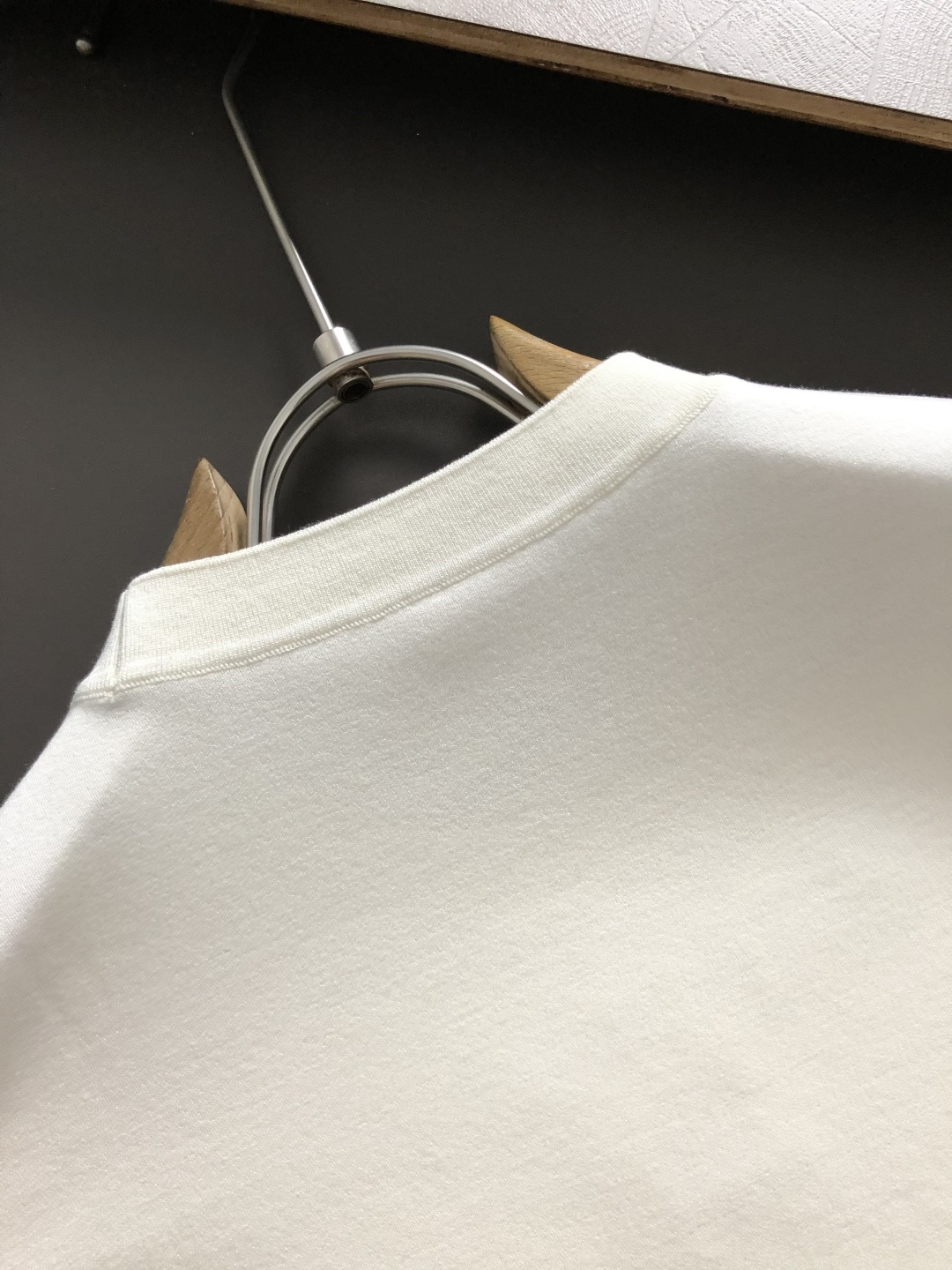 D&G*尺码M-xxxl 属性 2026秋冬卫衣短袖 成分 工艺 以领口字母压花融合多字母嵌入工艺融合为视觉主调,立体 D&G*尺码M-xxxl 属性 2026秋冬卫衣短袖 成分 工艺 以领口字母压花融合多字母嵌入工艺融合为视觉主调,立体