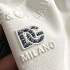 D&G*尺码M-xxxl 属性 2026秋冬卫衣短袖 成分 工艺 以领口字母压花融合多字母嵌入工艺融合为视觉主调,立体 D&G*尺码M-xxxl 属性 2026秋冬卫衣短袖 成分 工艺 以领口字母压花融合多字母嵌入工艺融合为视觉主调,立体