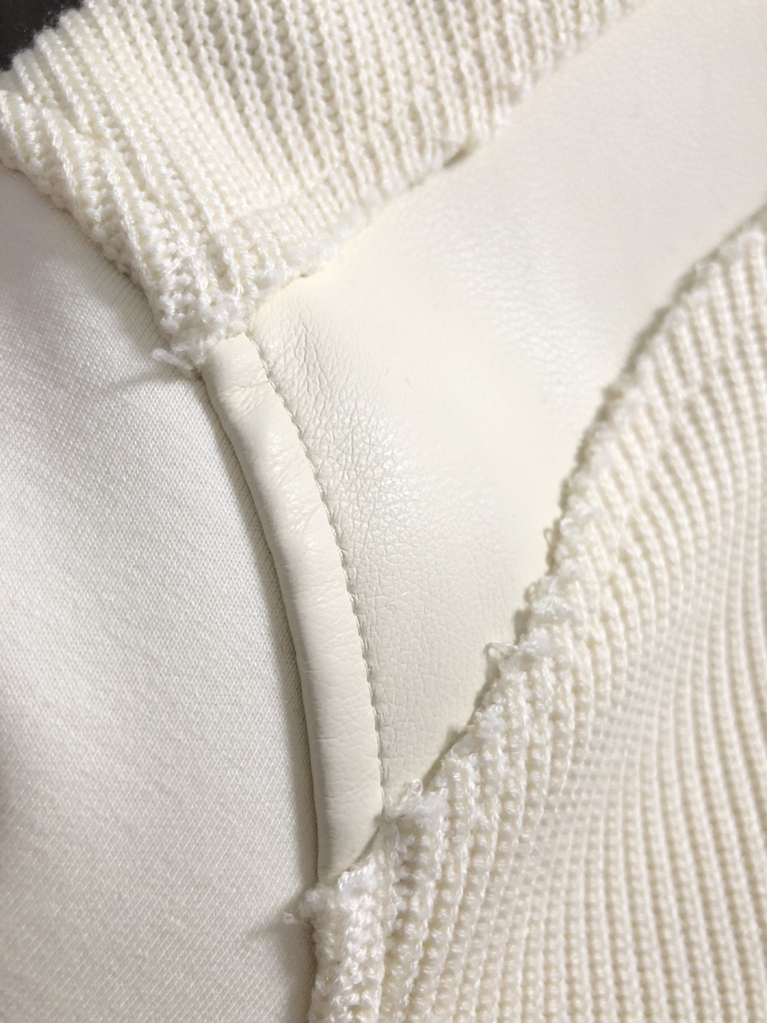 BBR*尺码M-xxxl 属性 2026秋冬卫衣长袖 成分 A料 60.6%涤纶 16.9再生纤维素纤维。16.9% BBR*尺码M-xxxl 属性 2026秋冬卫衣长袖 成分 A料 60.6%涤纶 16.9再生纤维素纤维。16.9%