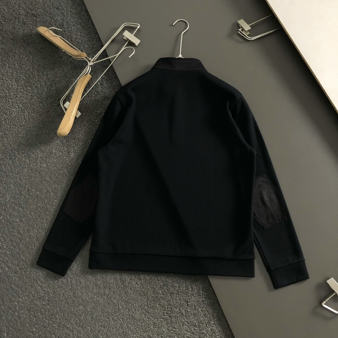 Loro Piana*尺码M-xxxl 属性 2026秋冬夹克 成分 绒面夹克 工艺 以领口绒面拼接立领拉链融合袖子绒面