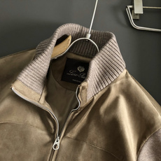 Loro Piana*尺码M-xxxl 属性 2026秋冬夹克 成分 绒面夹克 工艺 以双面料拼接绒面经典拉链融合构造经 Loro Piana*尺码M-xxxl 属性 2026秋冬夹克 成分 绒面夹克 工艺 以双面料拼接绒面经典拉链融合构造经