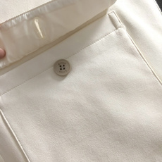 Kit*尺码M-xxxl 属性 2026秋冬羽绒 成分 麂皮绒夹克 工艺 以双面料拼接绒面经典纽扣融合构造经典轻便羽绒服 Kit*尺码M-xxxl 属性 2026秋冬羽绒 成分 麂皮绒夹克 工艺 以双面料拼接绒面经典纽扣融合构造经典轻便羽绒服