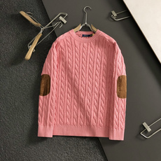 Polo*尺码S-XXl 属性 2026秋冬羊毛衫 成分 羊毛衫 复古绞花针织毛衣,将经典学院风与轻奢质感融合。灰调蓝灰 Polo*尺码S-XXl 属性 2026秋冬羊毛衫 成分 羊毛衫 复古绞花针织毛衣,将经典学院风与轻奢质感融合。灰调蓝灰