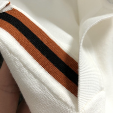 Zeg*尺码M-xxxxl 属性 2026秋冬针织衫 成分 羊毛混纺 轻奢老钱风长袖针织衫,纯色白底色,领口经典公路标撞 Zeg*尺码M-xxxxl 属性 2026秋冬针织衫 成分 羊毛混纺 轻奢老钱风长袖针织衫,纯色白底色,领口经典公路标撞