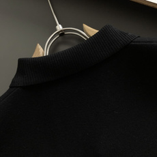 Zeg*尺码M-xxxxl 属性 2026秋冬针织衫 成分 羊毛混纺 轻奢老钱风长袖针织衫,纯色白底色,领口经典公路标撞 Zeg*尺码M-xxxxl 属性 2026秋冬针织衫 成分 羊毛混纺 轻奢老钱风长袖针织衫,纯色白底色,领口经典公路标撞