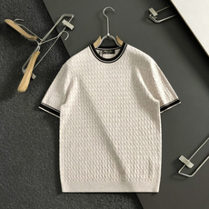 Loro Piana*尺码M-xxxl 属性 2026秋冬针织衫 成分 绵羊毛混纺 老钱风轻奢男士短袖针织T恤,柔和米杏 Loro Piana*尺码M-xxxl 属性 2026秋冬针织衫 成分 绵羊毛混纺 老钱风轻奢男士短袖针织T恤,柔和米杏