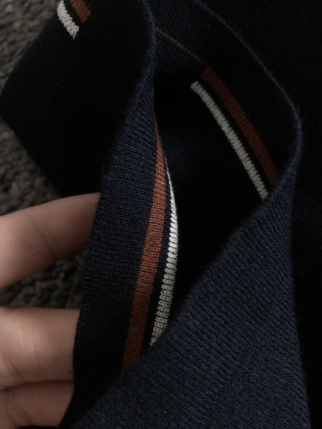 Zeg**尺码M-xxxxl 属性 2026秋冬针织衫 成分 针织品 老钱风轻奢男士短袖针织Polo,柔和米杏底色,细腻 Zeg**尺码M-xxxxl 属性 2026秋冬针织衫 成分 针织品 老钱风轻奢男士短袖针织Polo,柔和米杏底色,细腻