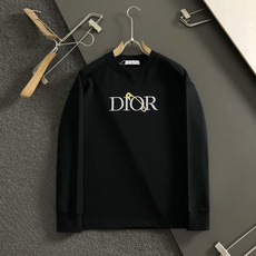 Dir*尺码S-Xl 属性 2026秋冬卫衣 成分 卫衣 轻奢男士黑色圆领长袖卫衣,利落纯黑底色,衣身正面DIOR字母搭 Dir*尺码S-Xl 属性 2026秋冬卫衣 成分 卫衣 轻奢男士黑色圆领长袖卫衣,利落纯黑底色,衣身正面DIOR字母搭